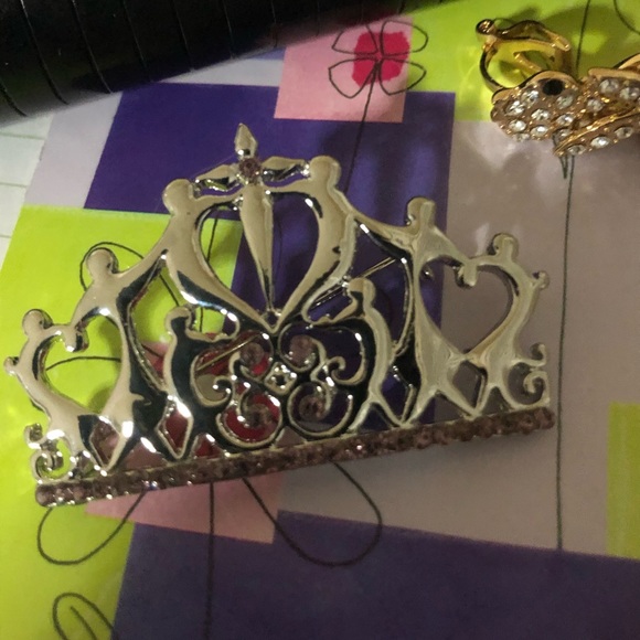 6/25$ Silver Broach Men Holding UP a woman. #Pink Saphh - Picture 11 of 11